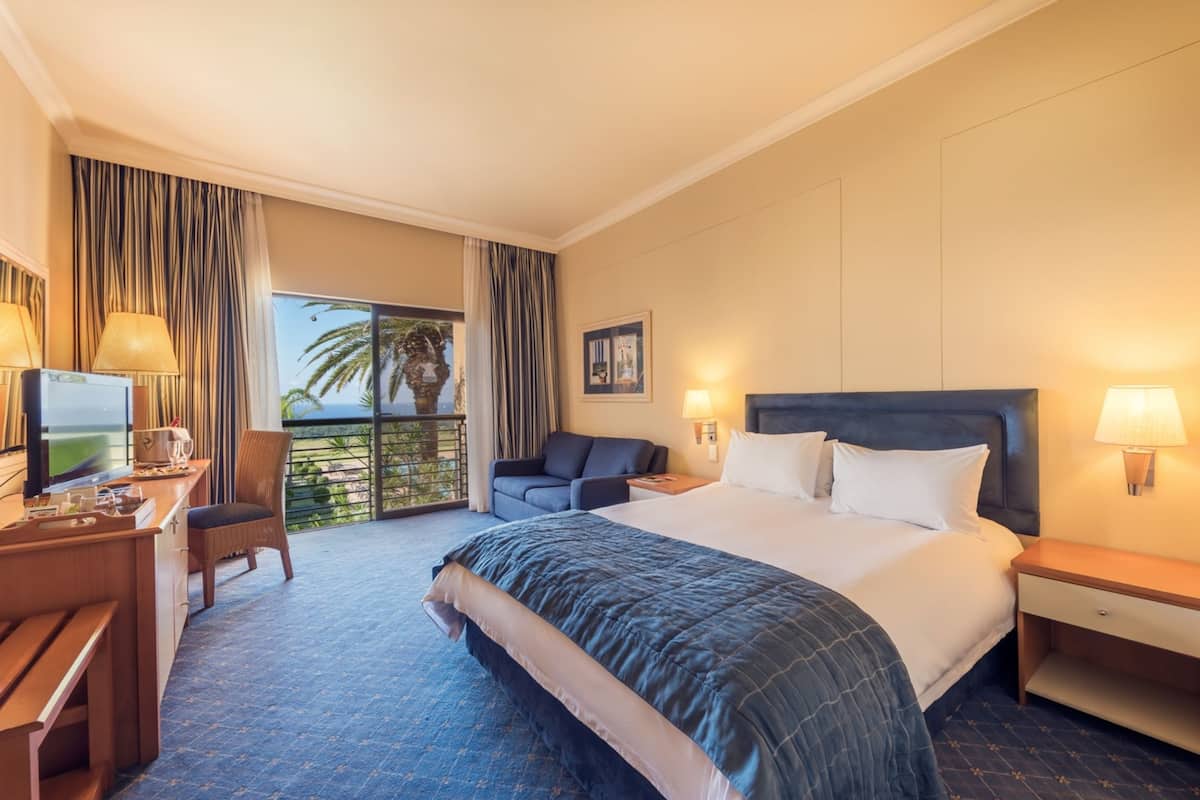 Standard Room | In-room safe, desk, free WiFi, bed sheets