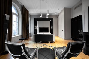 Minibar, in-room safe, soundproofing, iron/ironing board