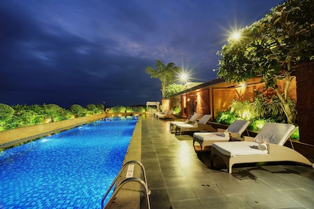 Outdoor pool, sun loungers