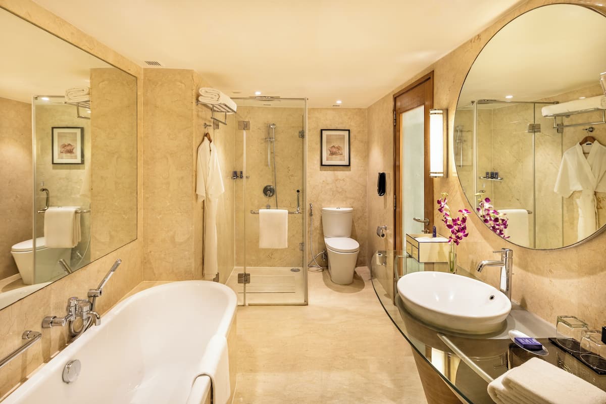 1 bedroom, egyptian cotton sheets, premium bedding, pillow-top beds