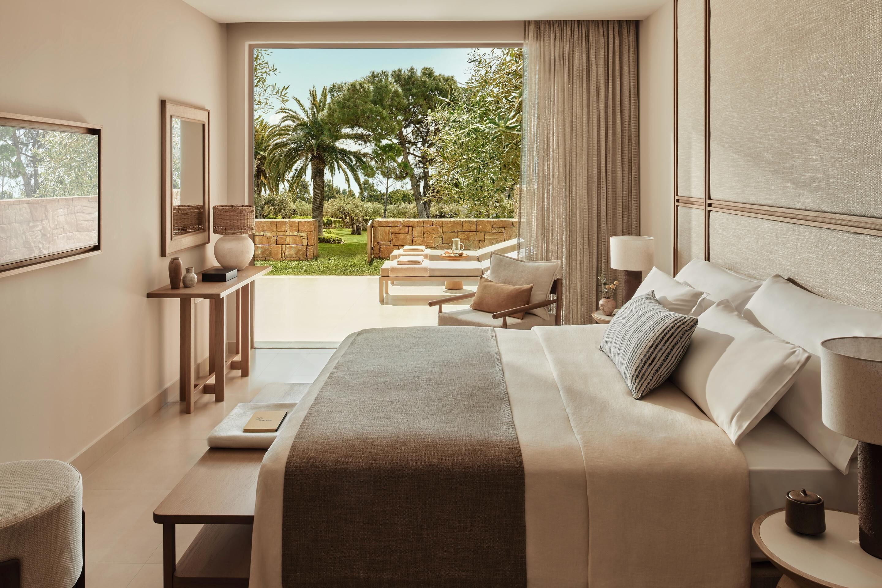 平房, 1 间卧室, 花园景观 (Suite, Private Garden) | 迷你吧（备有免费物品）、客房内保险箱、免费 WiFi