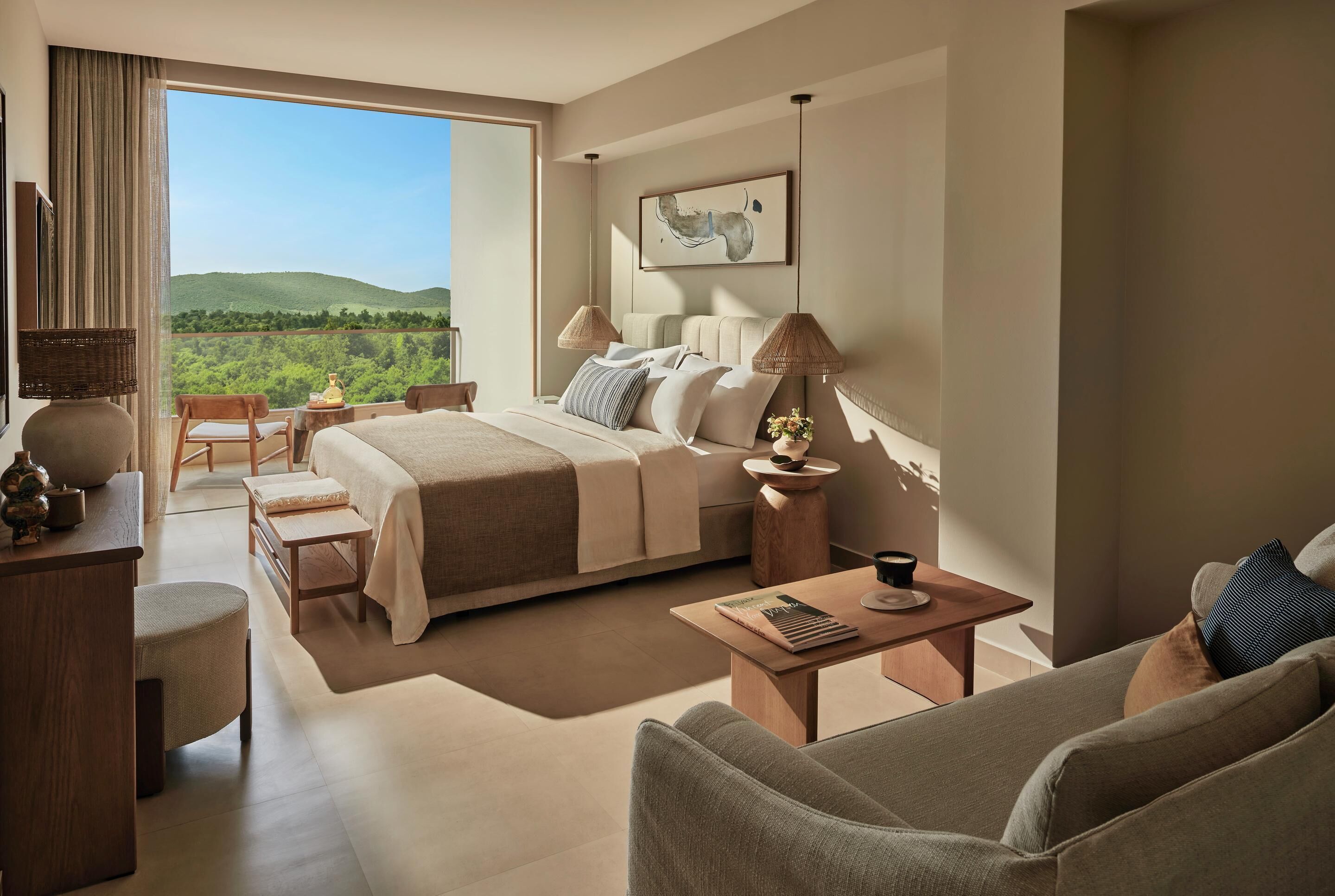 Superior Double Room, Inland View  | 迷你吧（备有免费物品）、客房内保险箱、免费 WiFi