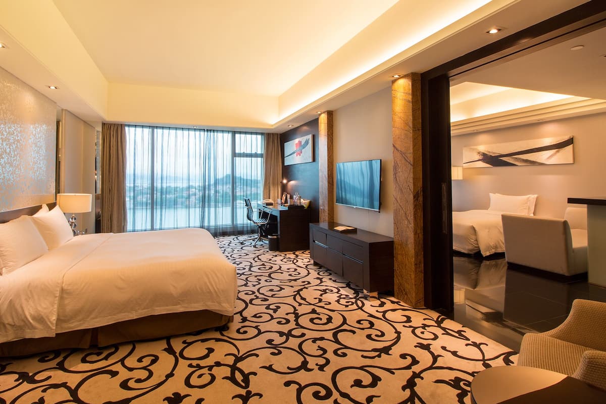 family gulangyu view suite | down duvets, in-room safe, desk, laptop workspace