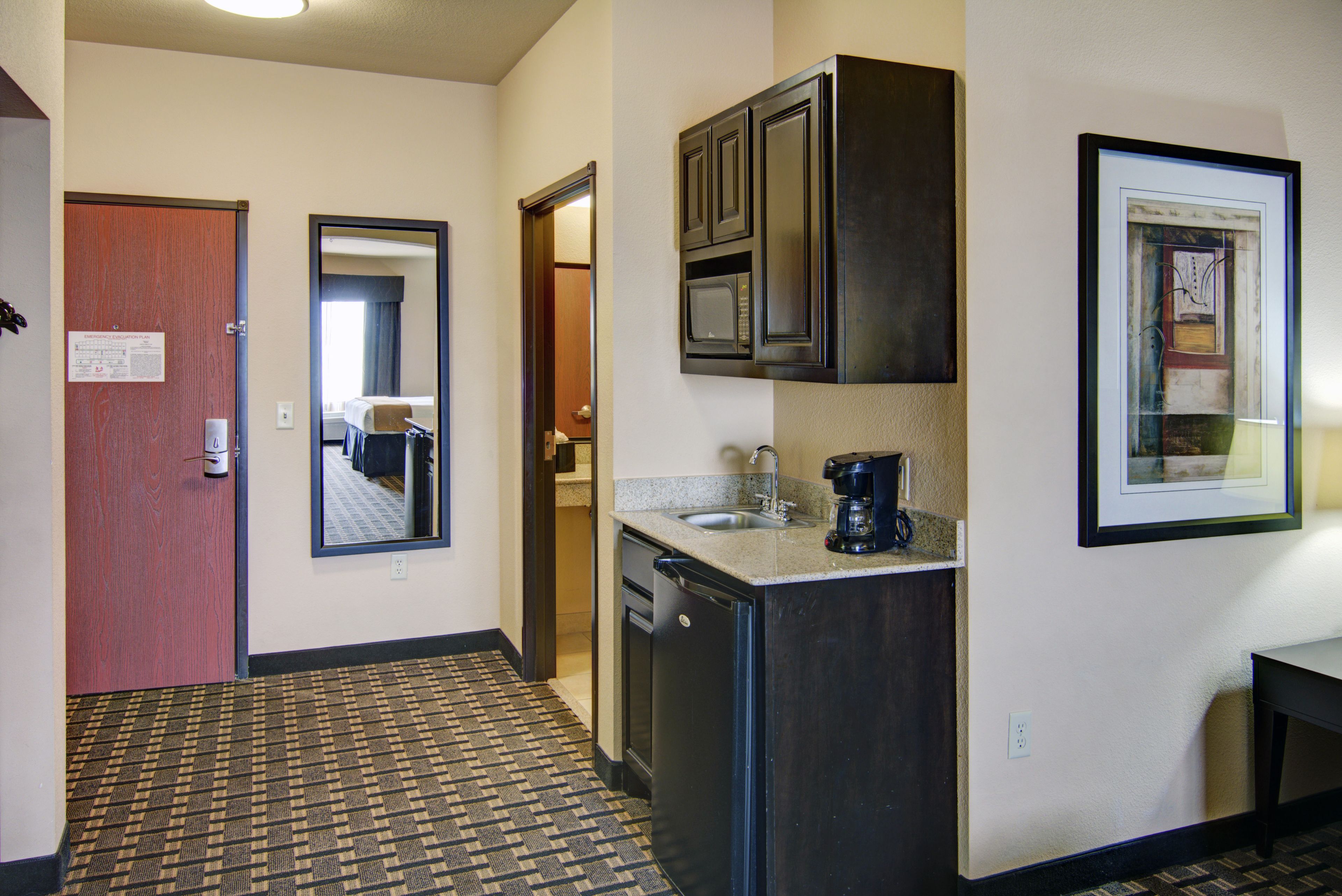 1 bedroom, in-room safe, desk, iron/ironing board