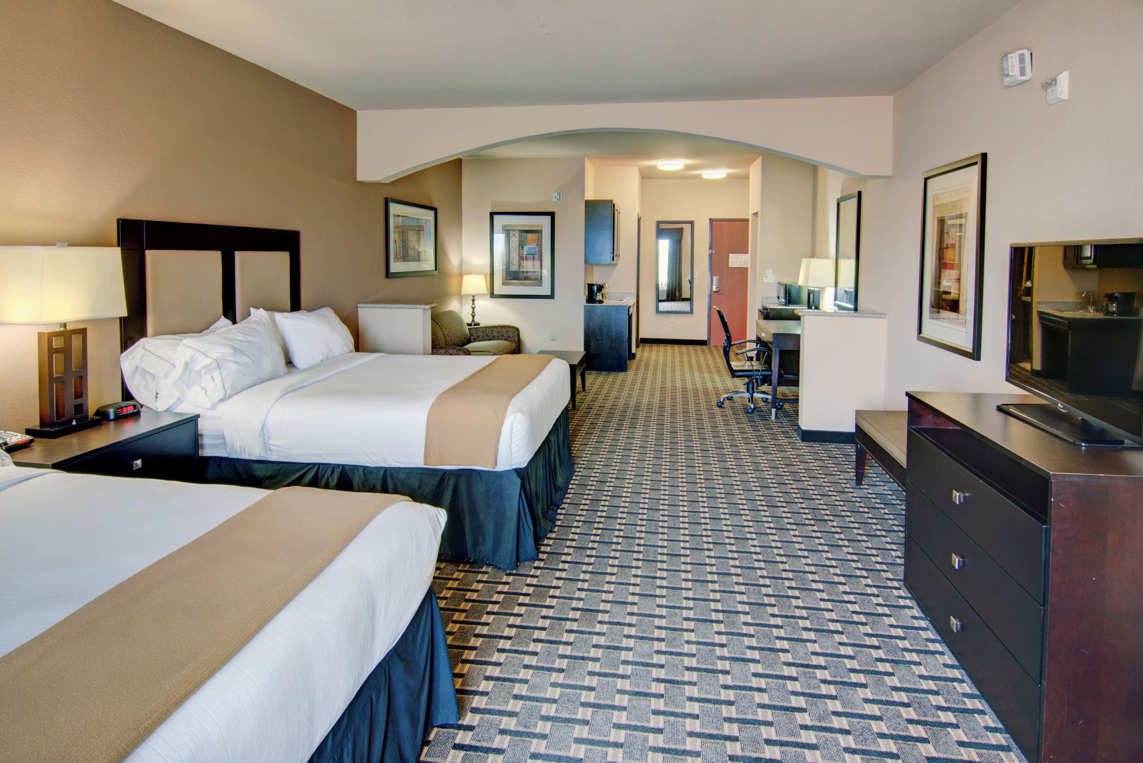 Suite, Multiple Beds | In-room safe, desk, iron/ironing board, cribs (free)
