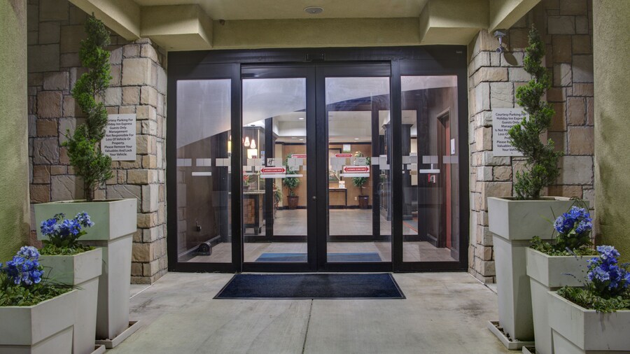 Holiday Inn Express & Suites Paris, Texas by IHG