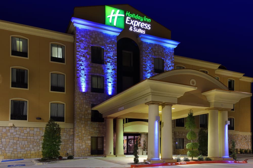 Holiday Inn Express & Suites Paris, Texas by IHG