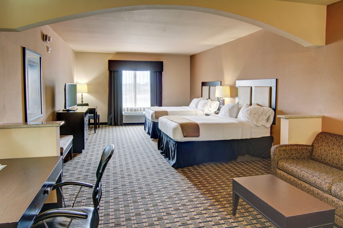 Suite, Multiple Beds