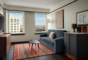 Suite, 1 kingsize-seng med sovesofa | Sengetøy av topp kvalitet, senger med overmadrass og safe på rommet