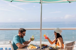 Poolside bar