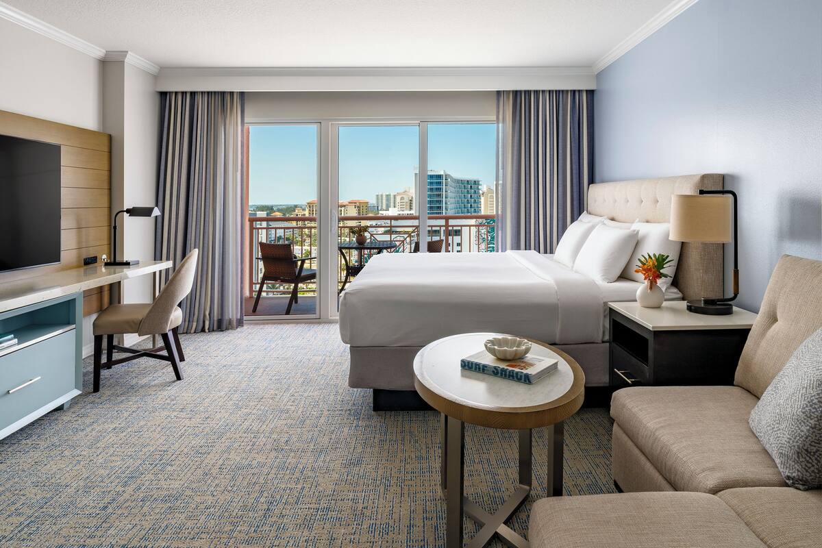 Premium Suite, 1 King Bed with Sofa bed (Pier View, 1 Bedroom) | Down comforters, pillowtop beds, in-room safe, desk