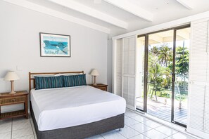 Individually furnished, iron/ironing board, rollaway beds, free WiFi - Beachfront Terraces (Port Douglas)