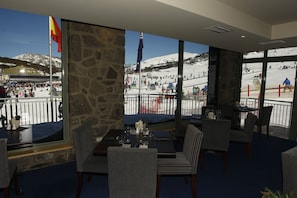 Restaurant - Perisher Valley Hotel (Perisher Valley)
