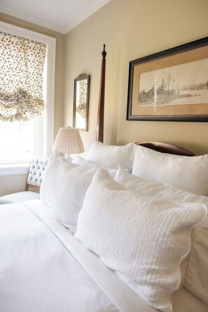 Fielding Lewis | Premium bedding, pillowtop beds, individually decorated