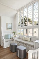 双人房（单人入住） | 高档床上用品、羽绒被、特色装修、特色家居