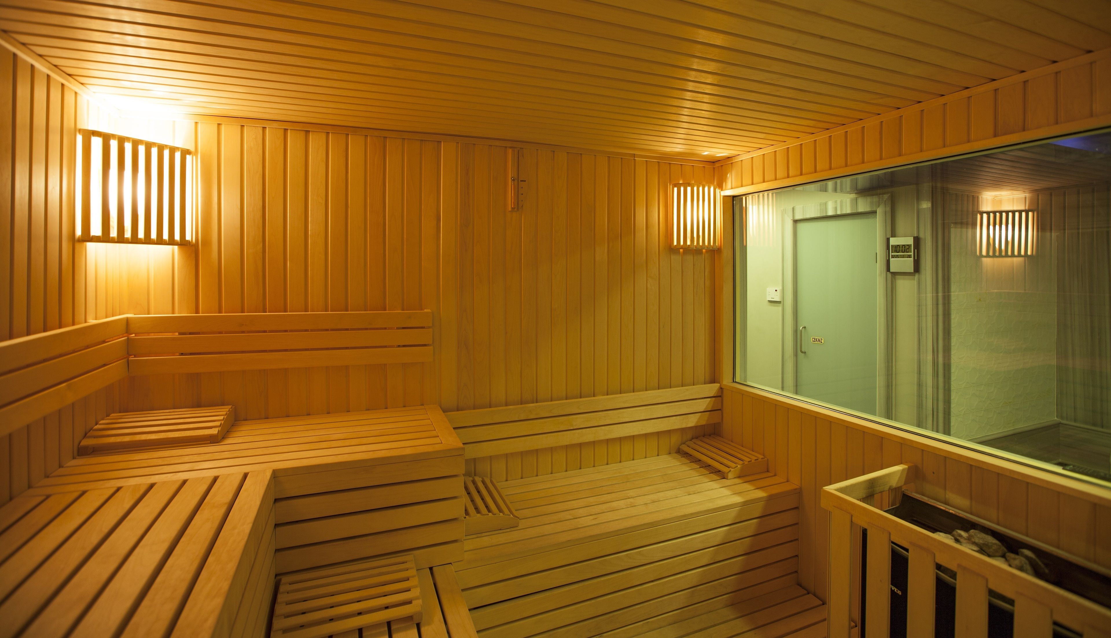 turkish bath/hammam, deep-tissue massages, swedish massages
