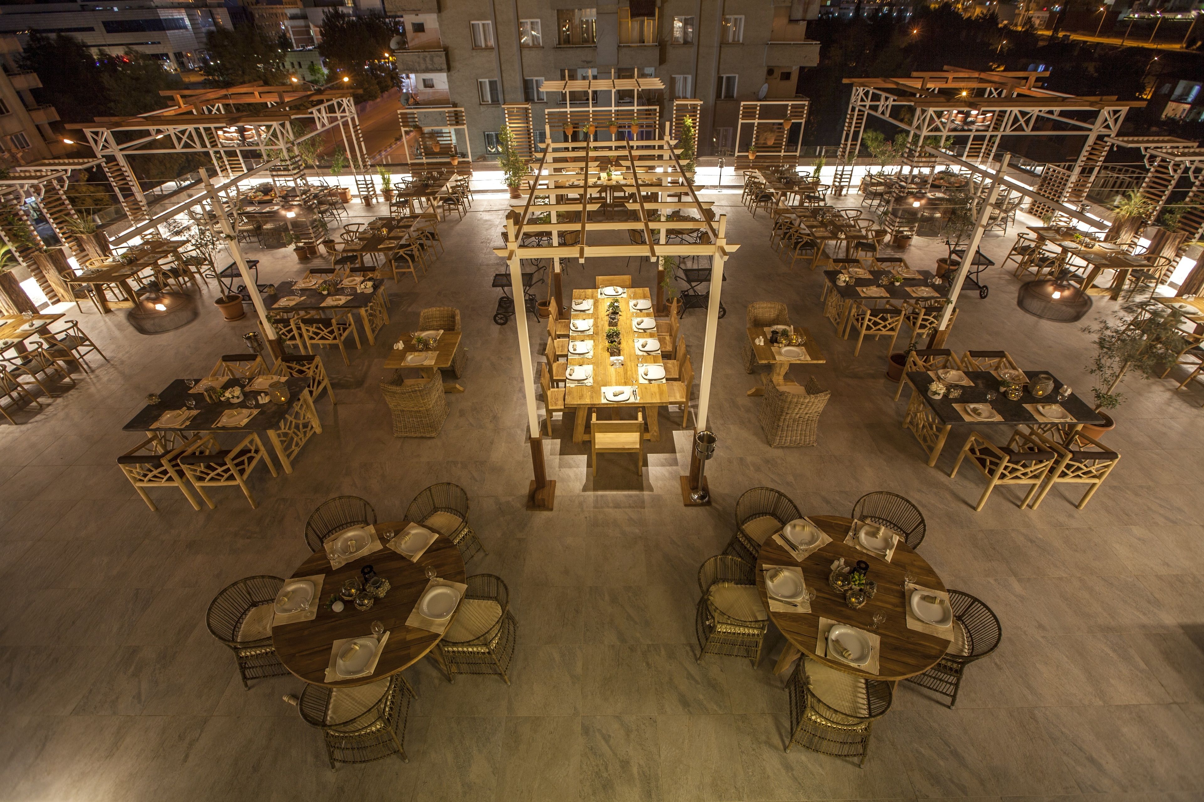 Se sirven cenas y cocina turca; con mesas al aire libre 