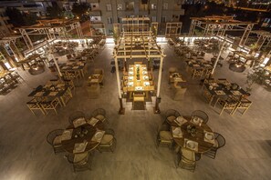 Dîner servi sur place, restauration en plein air