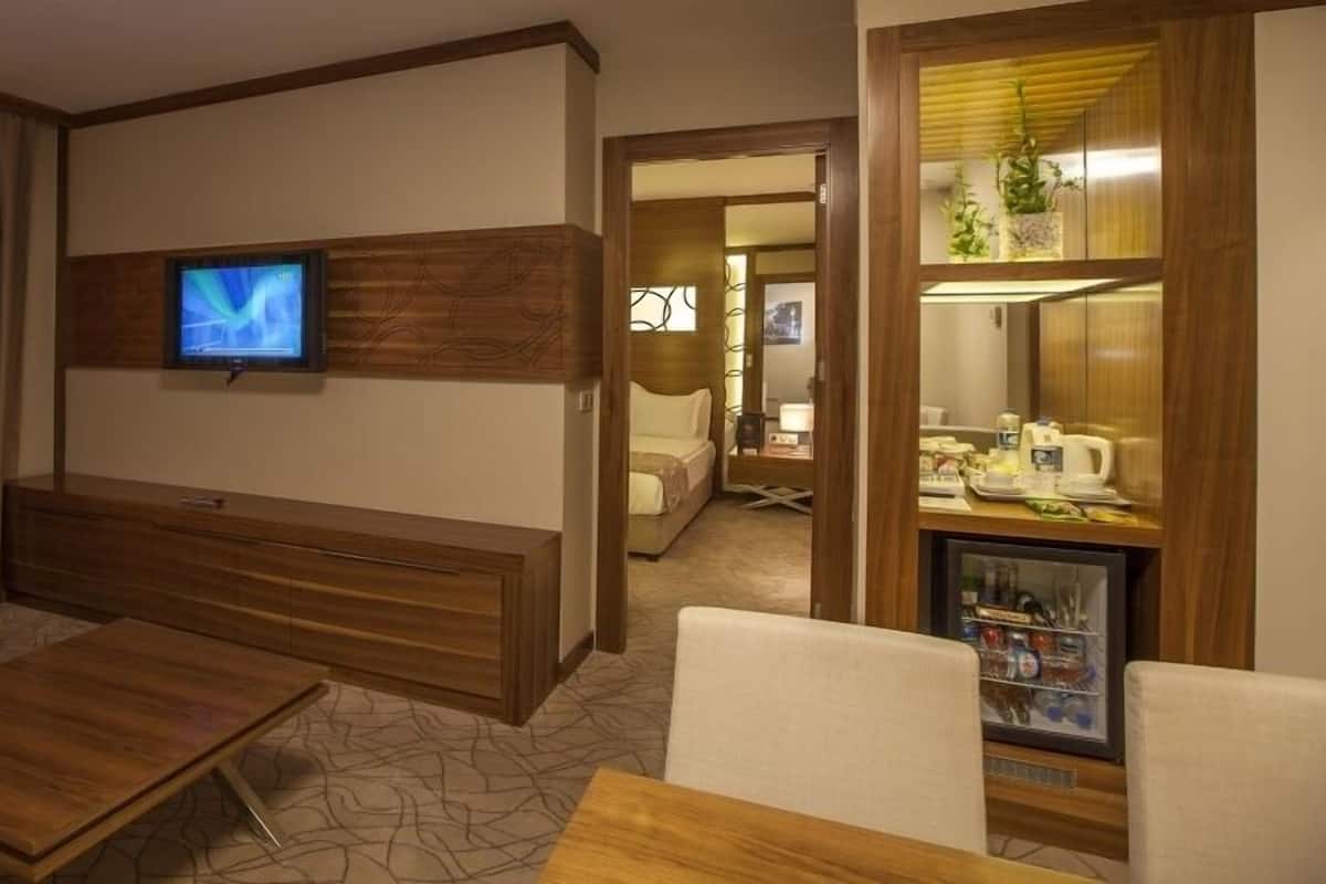 Suite Junior | Literie de qualité supérieure, minibar, coffres-forts dans les chambres