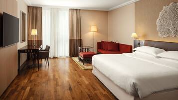 Premium bedding, in-room safe, desk, blackout curtains