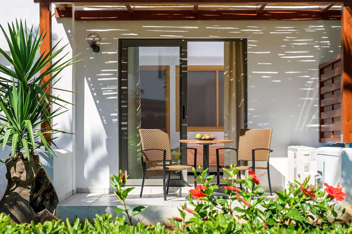 Caixa forta a l'habitació, cortines opaques, wifi i roba de llit