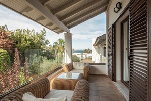 VIP Suite Sharing Pool  | Terras