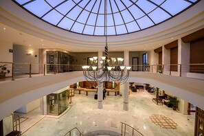 大堂酒廊、海滩景观、每天营业