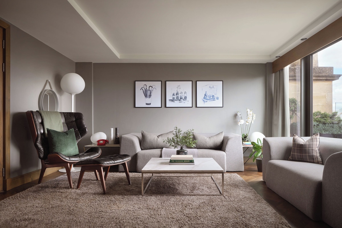 The Blythswood Suite | 迷你吧、客房內保險箱、書桌、筆電工作空間