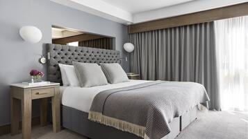 Minibar, safe på rommet, skrivebord og skrivebord for bærbar PC