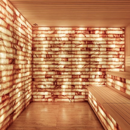 Couples treatment rooms, sauna, steam room, body treatments