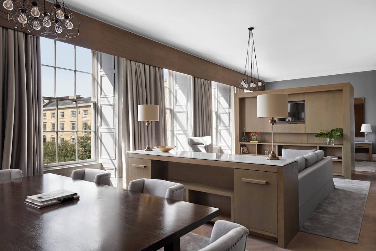 The Townhouse Suite | 迷你吧、客房內保險箱、書桌、筆電工作空間