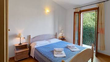 2 bedrooms, cots/infant beds, free WiFi, bed sheets