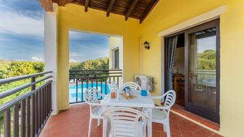 Standard-Villa, 1 Schlafzimmer, Poolzugang | Terrasse/Patio