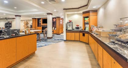 Fairfield Inn & Suites by Marriott Madison East