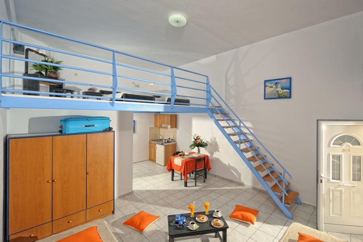 Duplex | 2 bedrooms, in-room safe, iron/ironing board, bed sheets