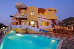 Front of property – evening/night - Filia Hotel Resort (Hersonissos)