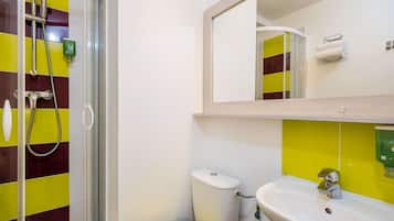 Chambre Standard, 1 lit double, non-fumeur | Salle de bain
