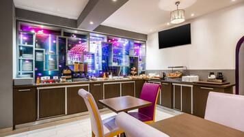 Frühstücksbuffet unter der Woche (7.50 EUR pro Person)