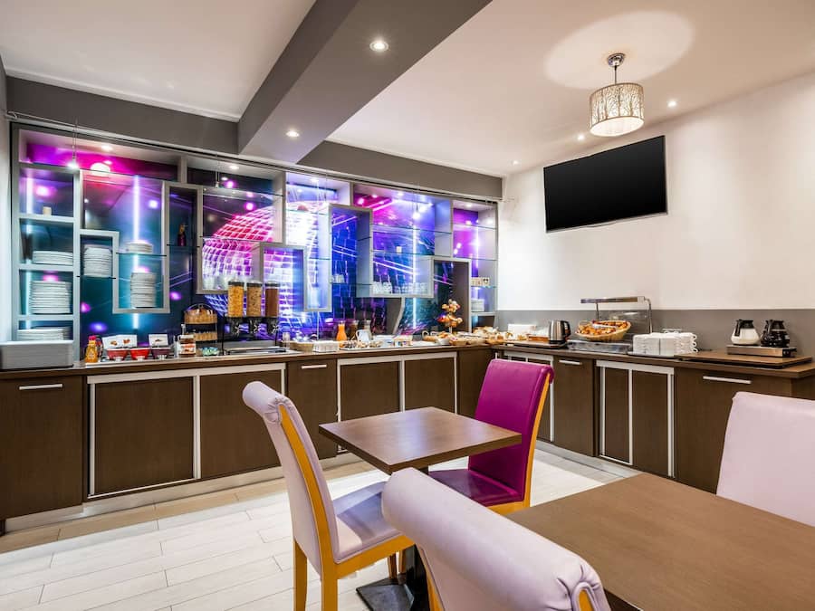 Esmorzar d'estil bufet entre setmana (7.50 EUR per persona)