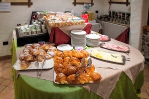Frokostbuffé er inkludert hver dag