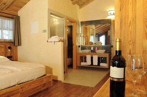Exclusive Double or Twin Room | In-room safe, bed sheets - Hotel Helvetia (Livigno)