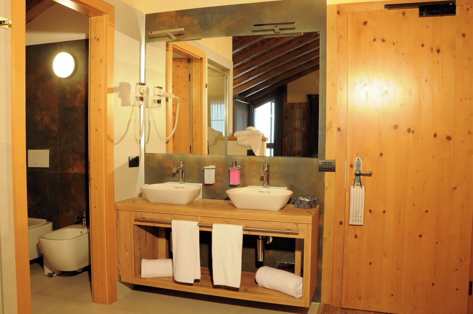 exclusive double or twin room | bathroom | separate bathtub and shower, jetted bath, free toiletries, hair dryer