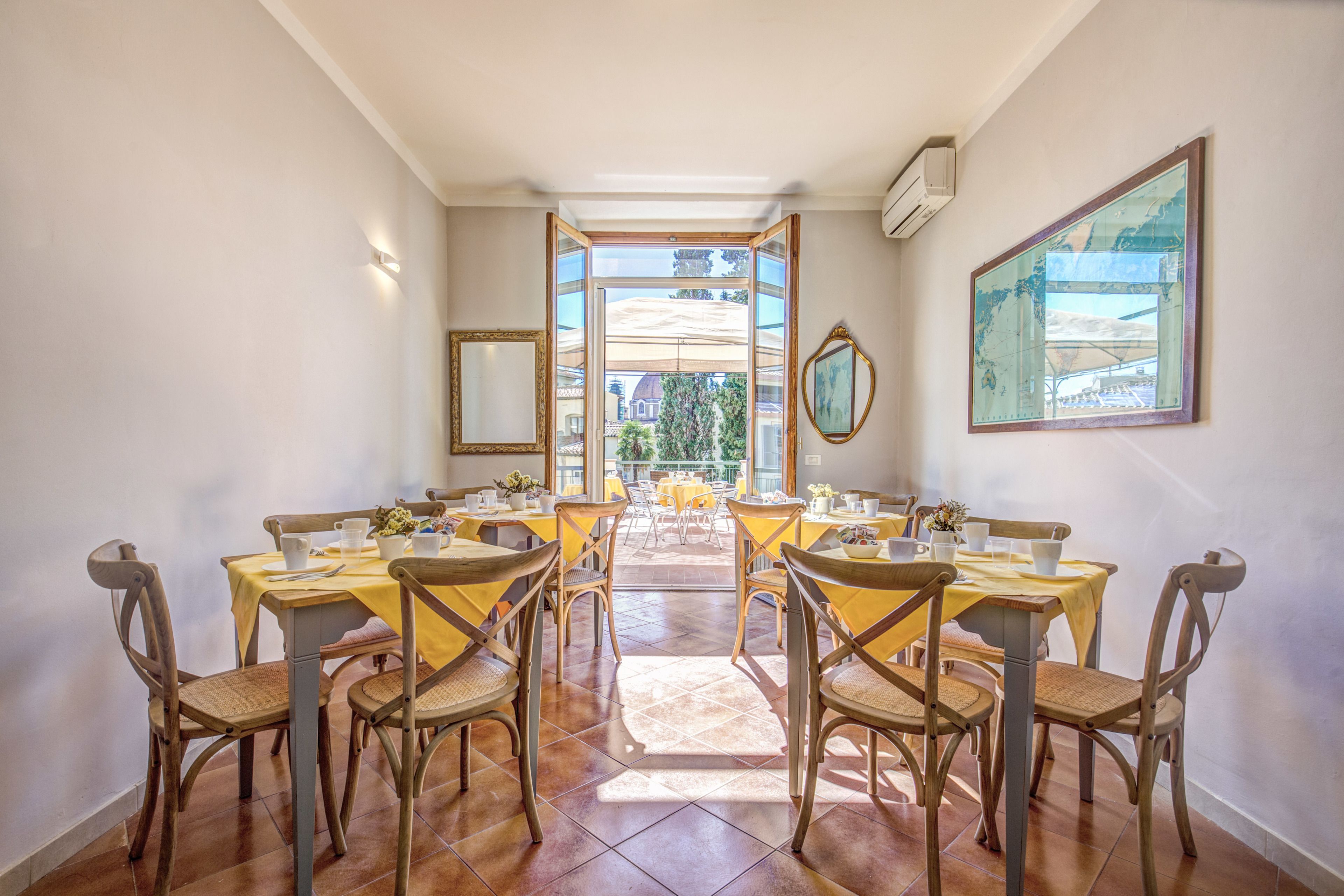 Colazione a buffet, servita tutte le mattine (4.90 EUR a persona) 