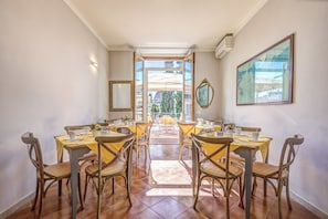 Daily buffet breakfast (EUR 4.90 per person)