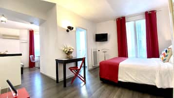 Premium bedding, minibar, in-room safe, laptop workspace