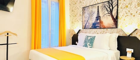 Junior Suite | Premium bedding, minibar, in-room safe, laptop workspace