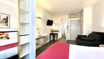 1 bedroom, premium bedding, minibar, in-room safe