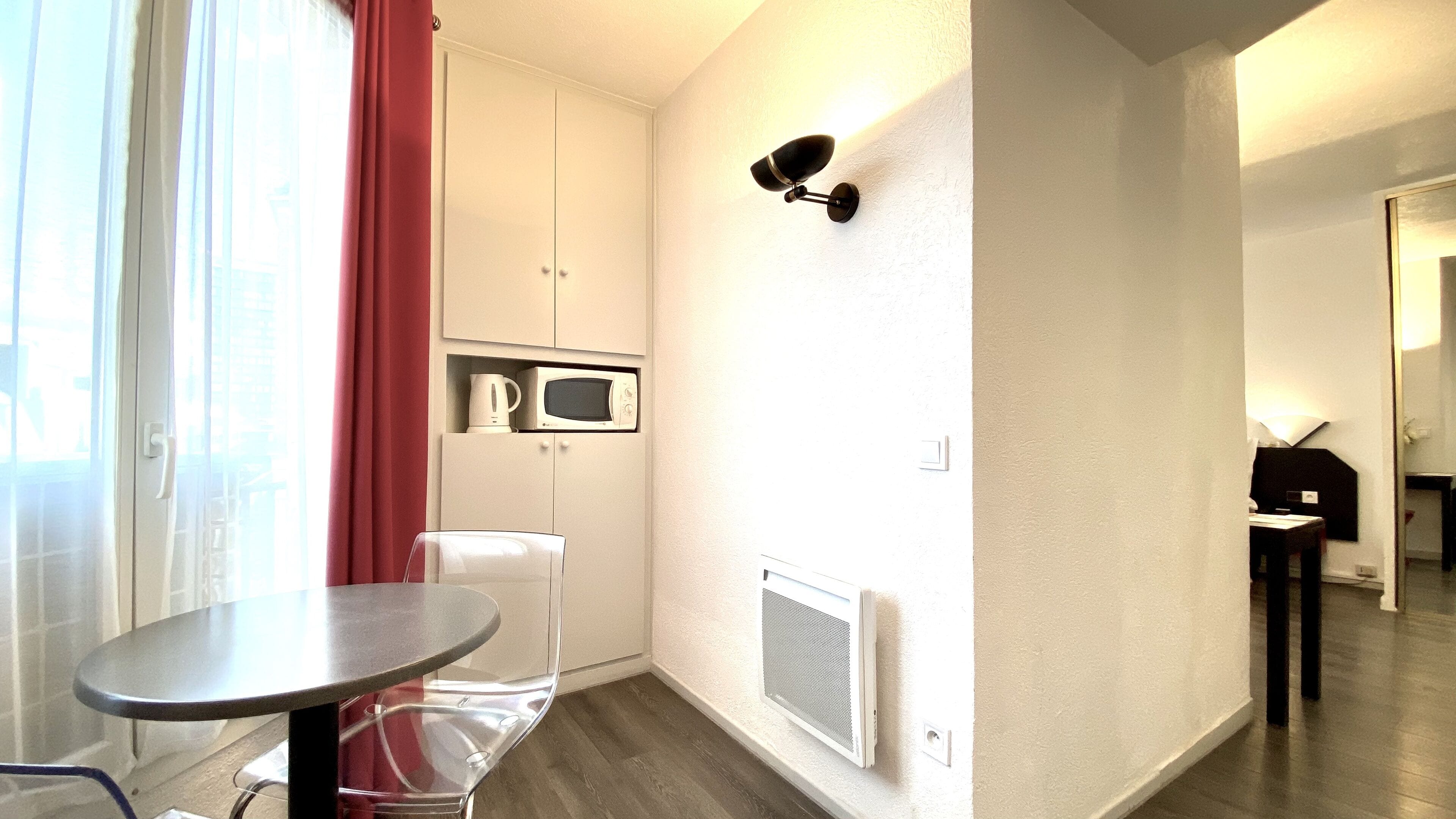 superior studio | living area | 80-cm led tv with digital channels, tv, tablet