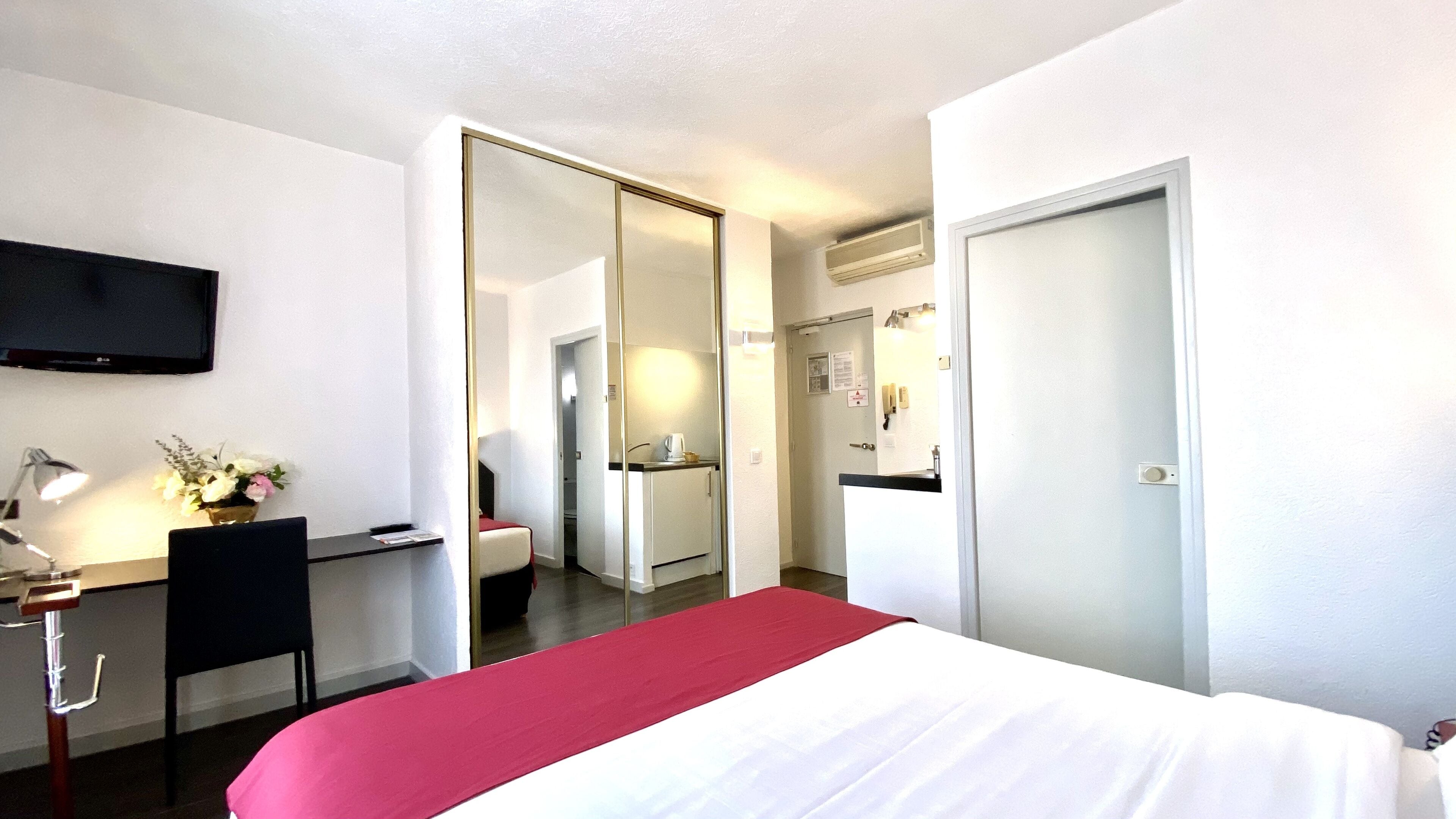 1 bedroom, premium bedding, minibar, in-room safe