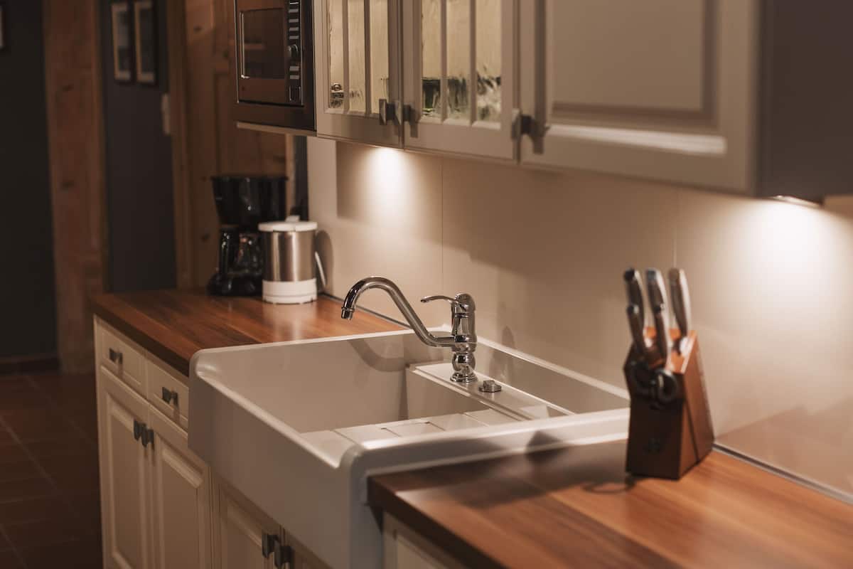 traditional apartment, 3 bedrooms | private kitchen | fridge, stovetop, dishwasher, coffee/tea maker